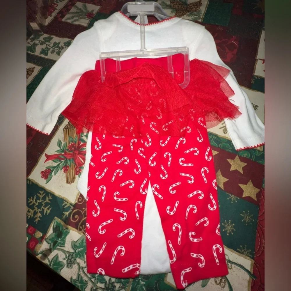 Carters Baby Christmas Outfit “On the nice list” Onsie & Tutu legging. Size 6M